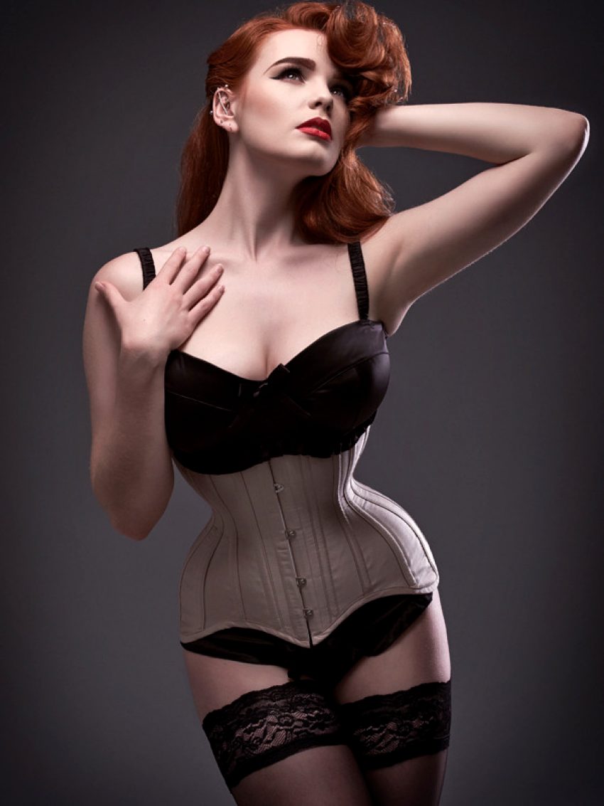lovely-lingerie-valkyrie-corsets_001